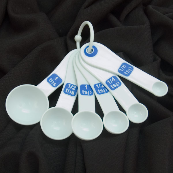https://slsbvi.org/wp-content/uploads/2023/01/0004391-measuring-spoons-with-large-print-set-6-white-blue.jpg